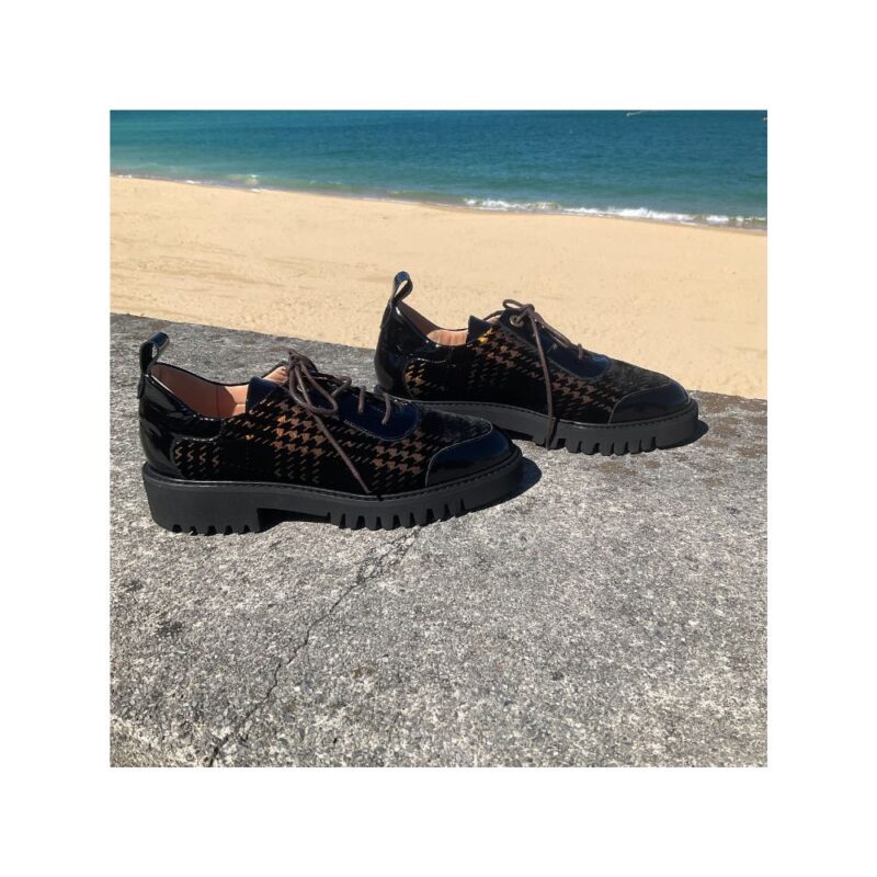 Daca Zapato Liviano Negro Dorado