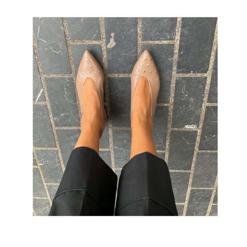 Berna Bailarina Tachas Beige