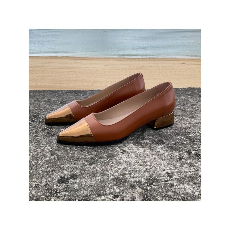 Mónaco Bailarina Cuero