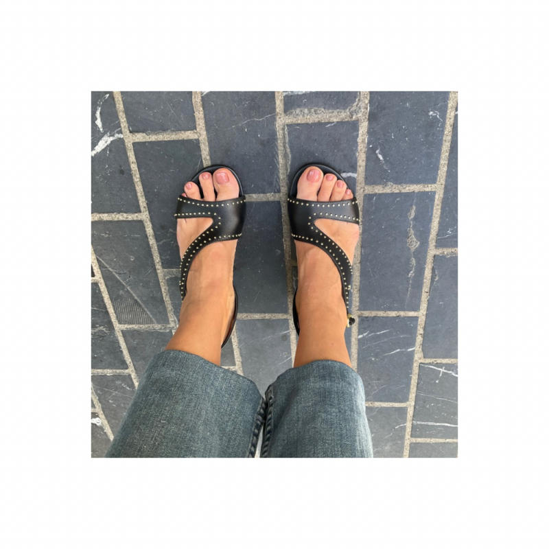 Pacha Sandalia Tachuelas Negra